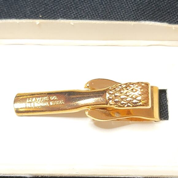 VTG 60s Cub Scouts Tie Bar Youth Size Gold-tone White Enamel BSA Clip Uniform - Picture 3 of 4